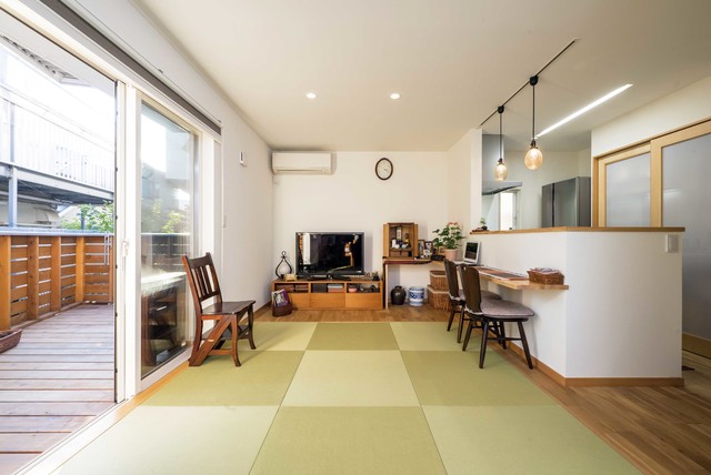 調布の家 moderno-salon