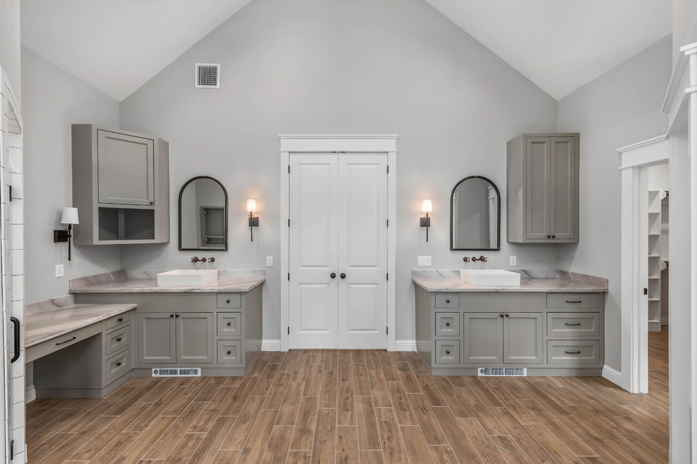 Indian Lakes Farmhouse