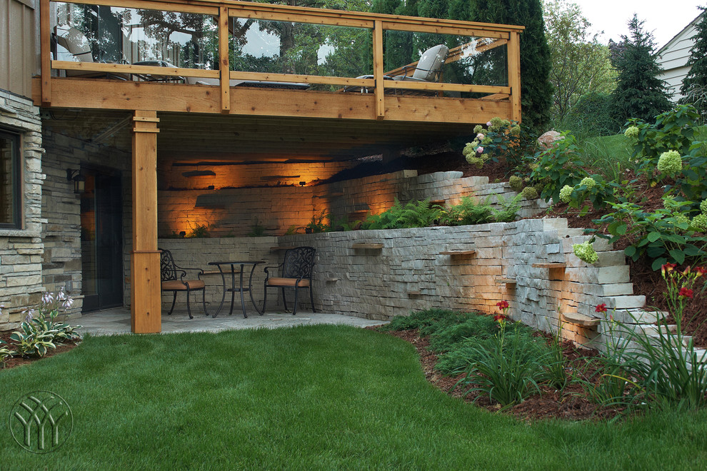 Design ideas for a traditional backyard garden in Minneapolis.