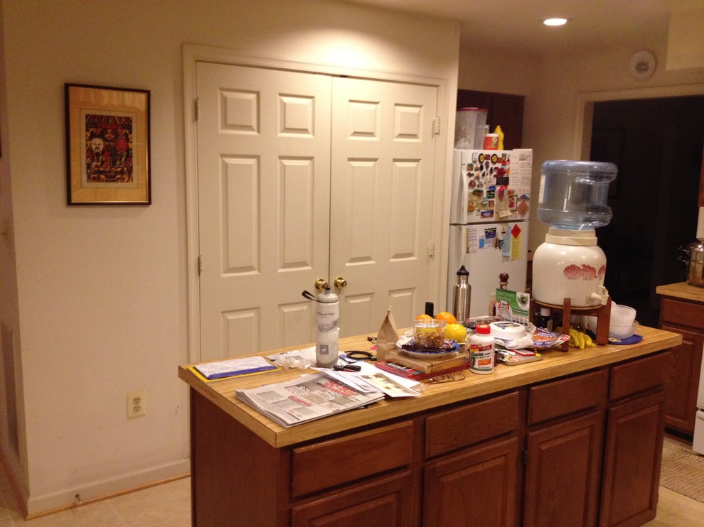 Example of a transitional kitchen design in DC Metro