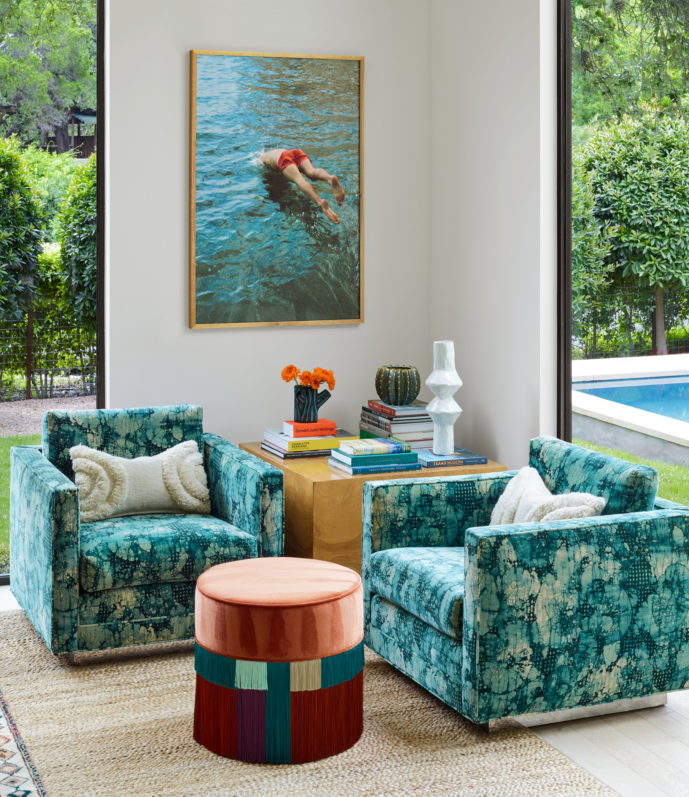 Houzz Tour: Chic and Fun Texas Party House for Longhorn Fans, image size:2212x2560