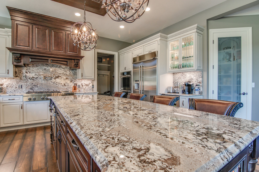 Kitchen - transitional kitchen idea