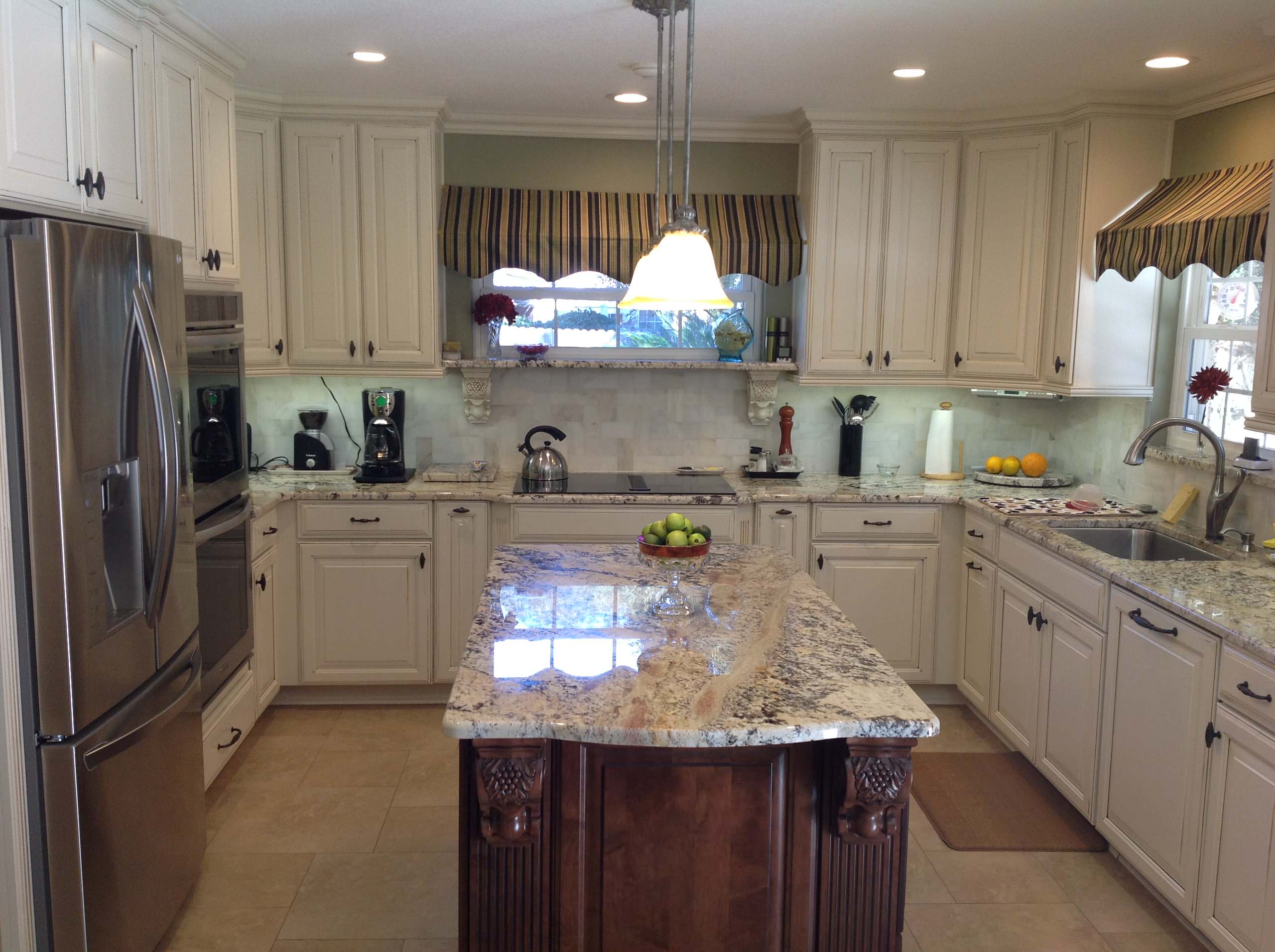 Plenty of cabinets and counter space - Kitchen Remodel