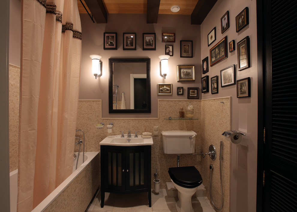 Design ideas for a traditional bathroom in Moscow.