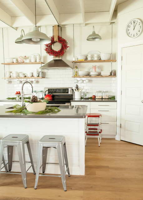 Holiday Decor modern-kueche