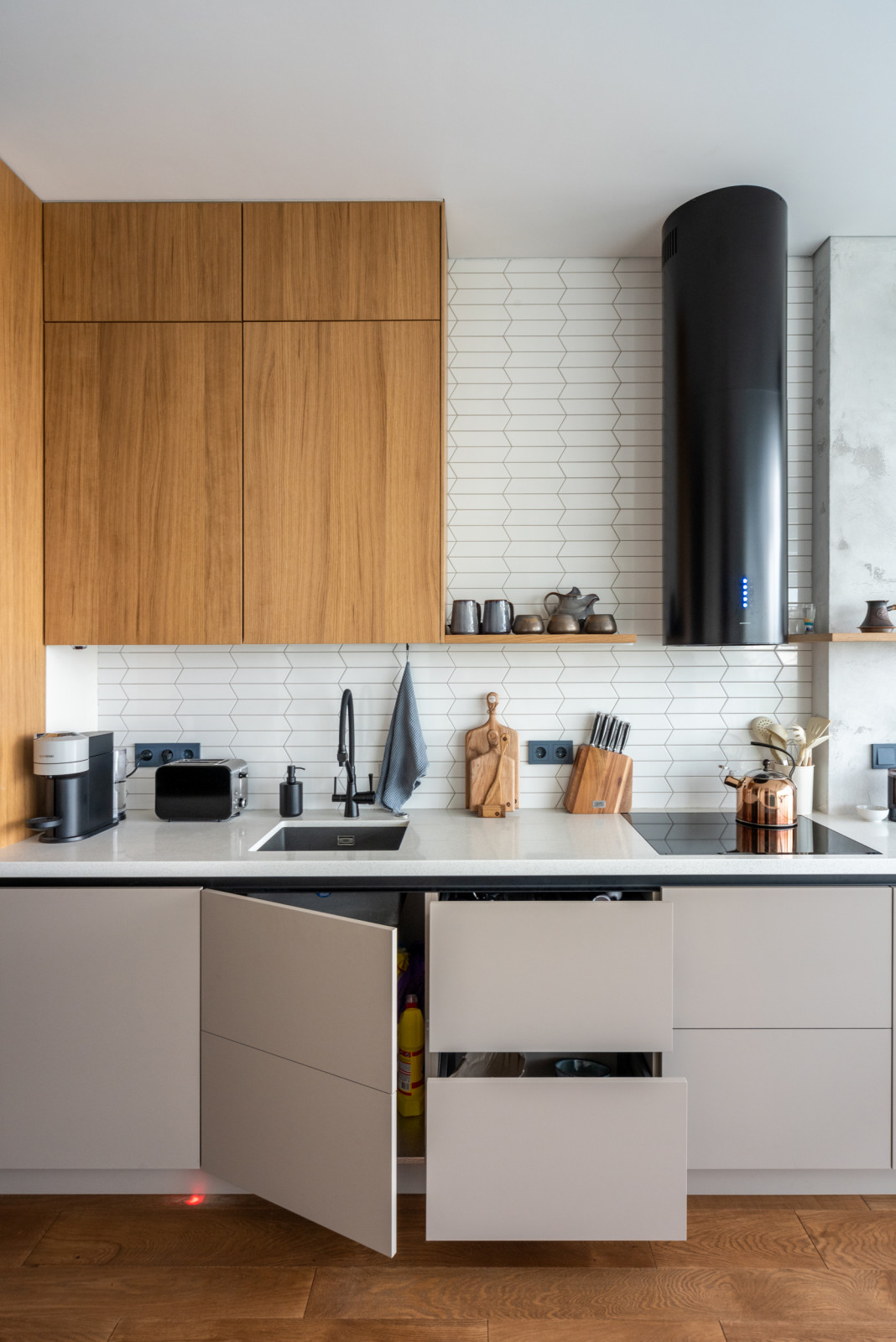 Кухня комбинированная со шпоном