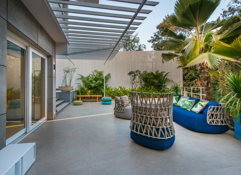 Design ideas for a tropical patio in Hyderabad.