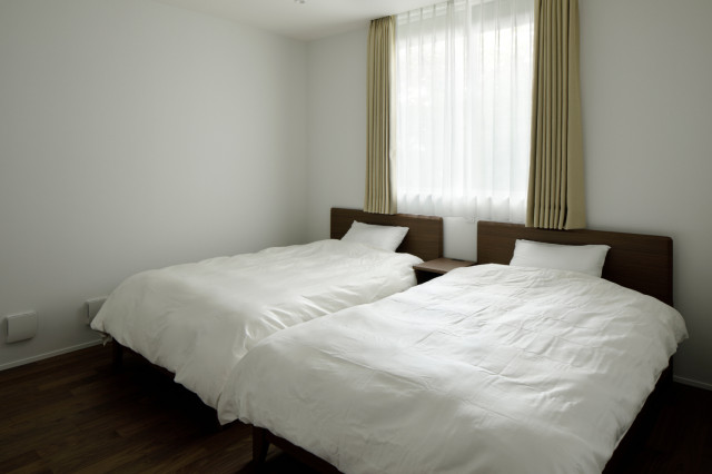 083那須Oさんの家 japanisch-modern-schlafzimmer