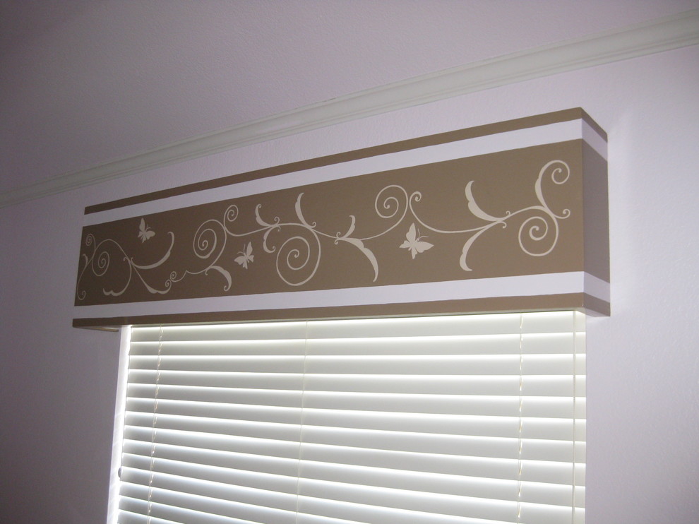 Example of a transitional home design design in Dallas