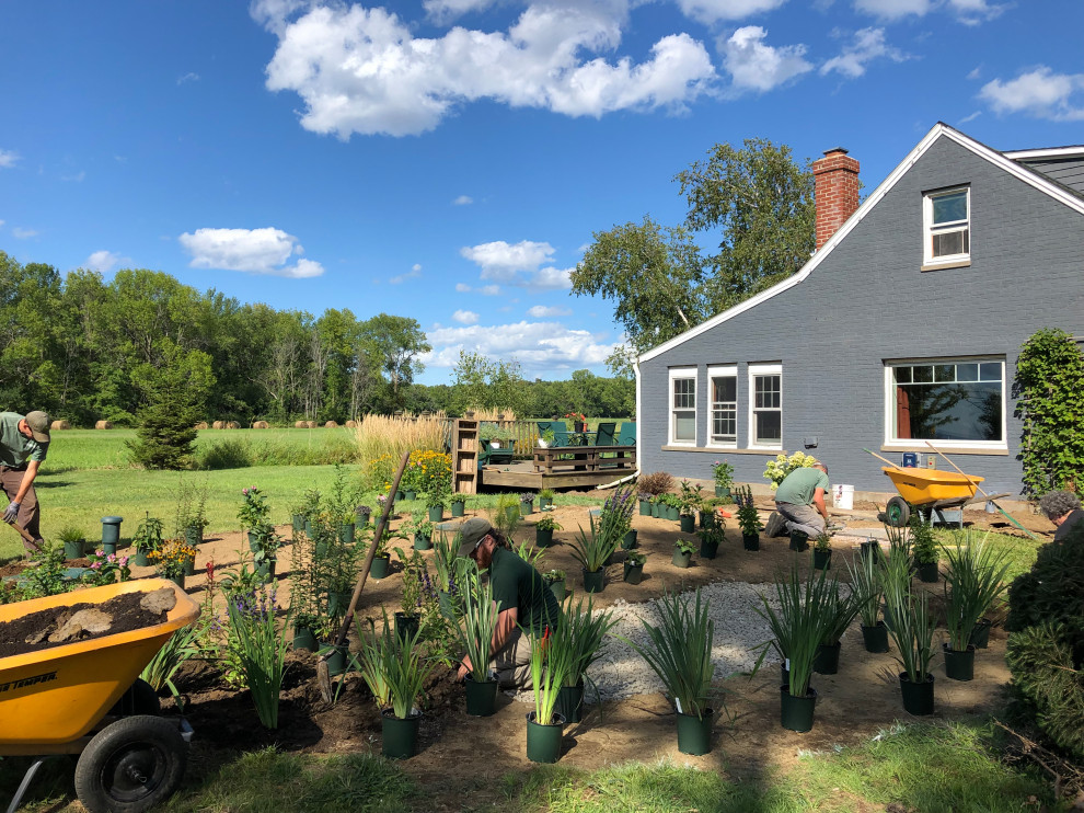 This is an example of a transitional landscaping in Burlington.