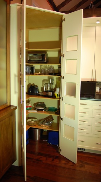 Corner Walk In Pantry Within The Cabinetry Contemporary