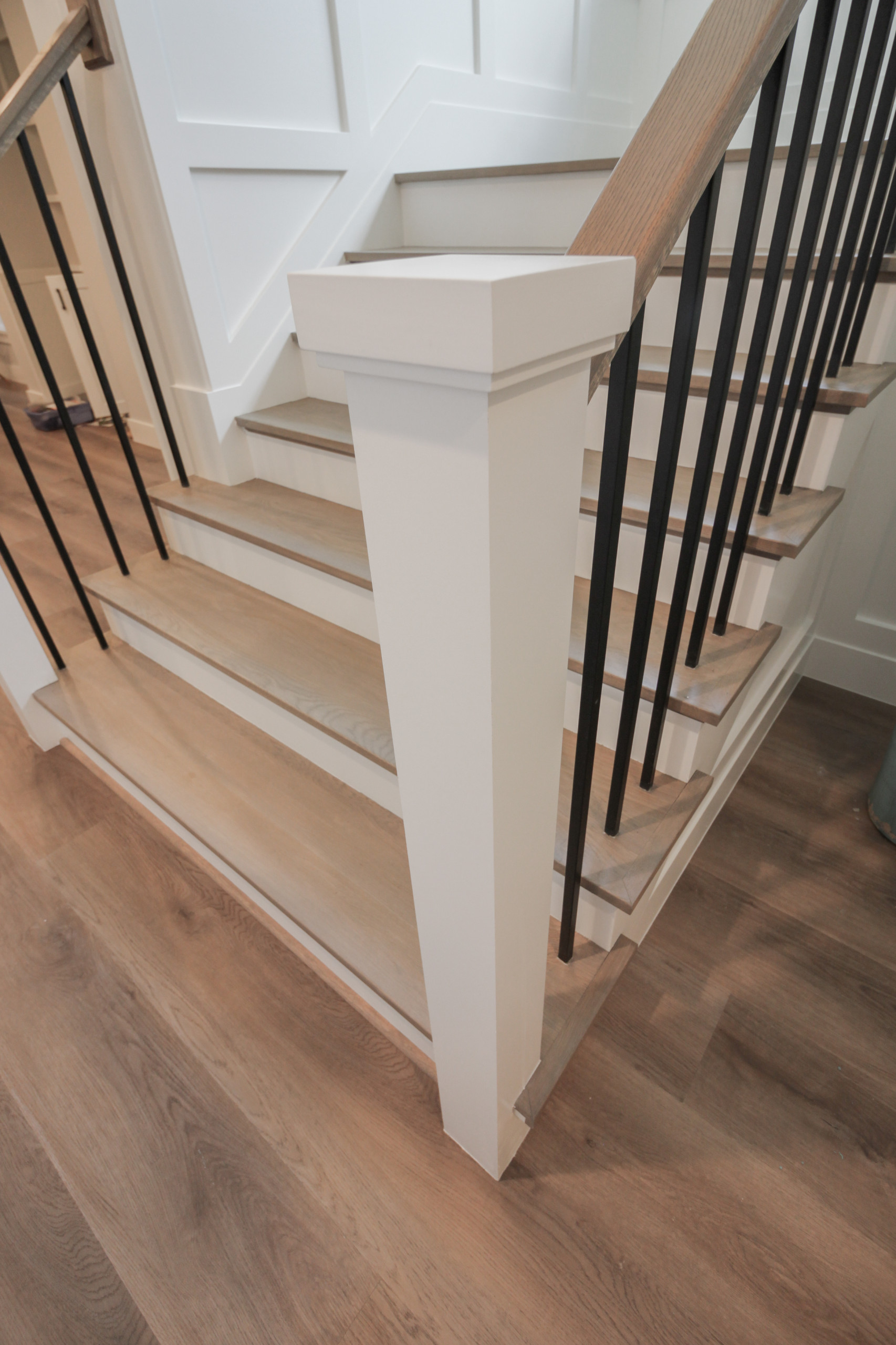 87_Welcoming and Functional Contemporary U-shaped Staircase, Arlington, VA 22207