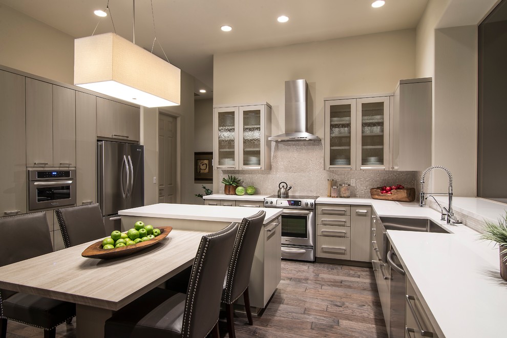 Kitchen - transitional kitchen idea in Phoenix