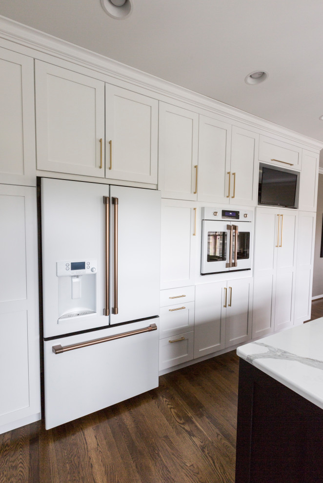 Inspiration for a transitional kitchen remodel in Cincinnati