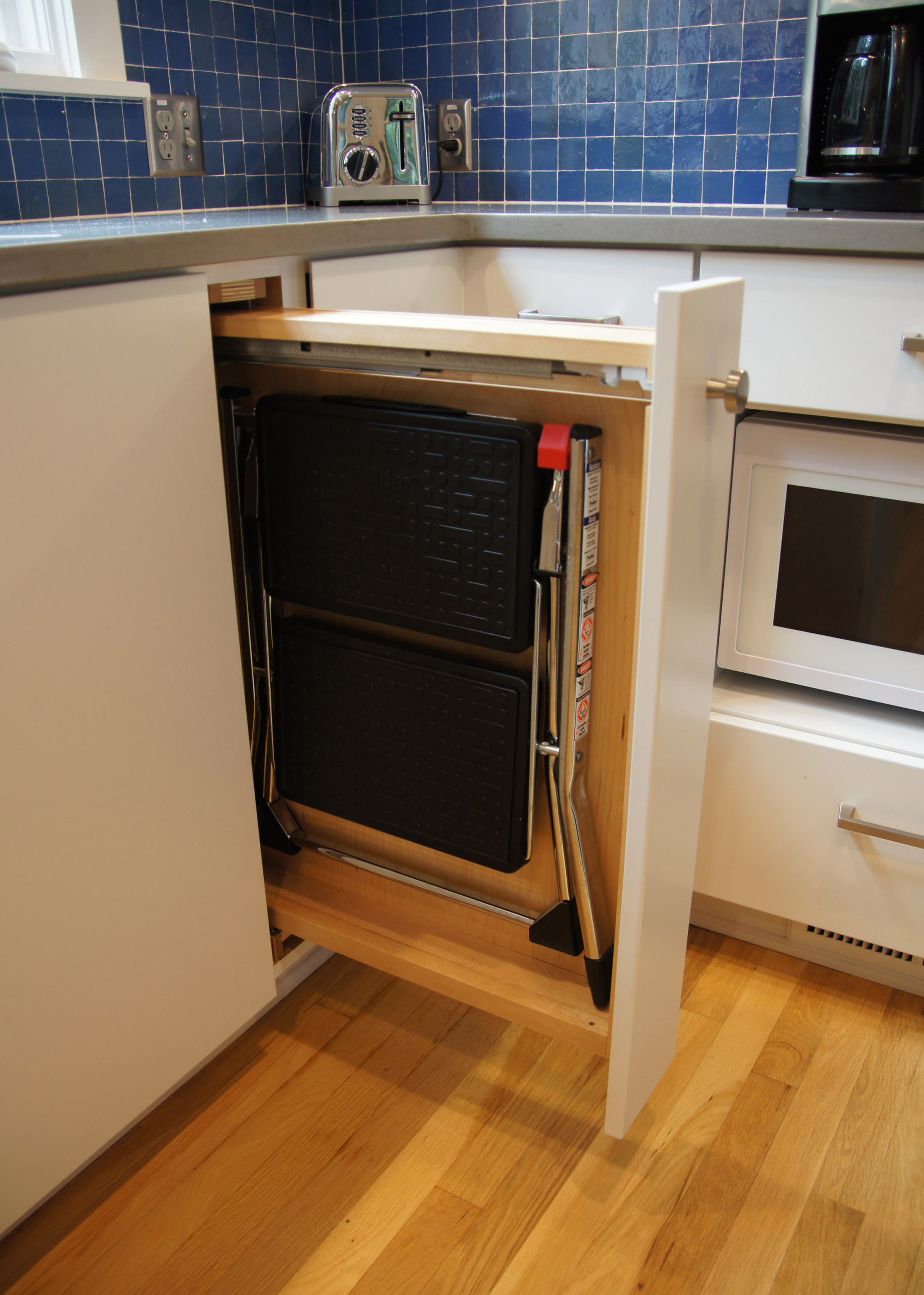Step ladder cabinet