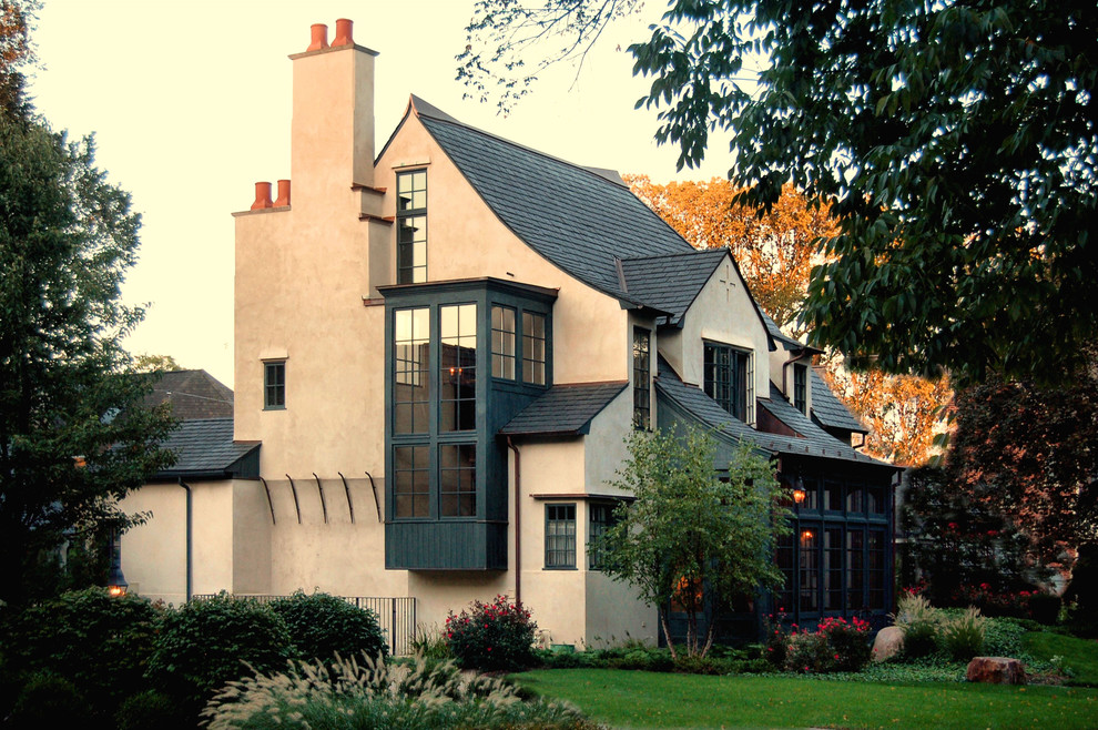 Inspiration for a large traditional exterior in Chicago.