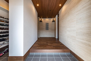 おしゃれな玄関ホール 壁紙 の画像 75選 22年11月 Houzz ハウズ