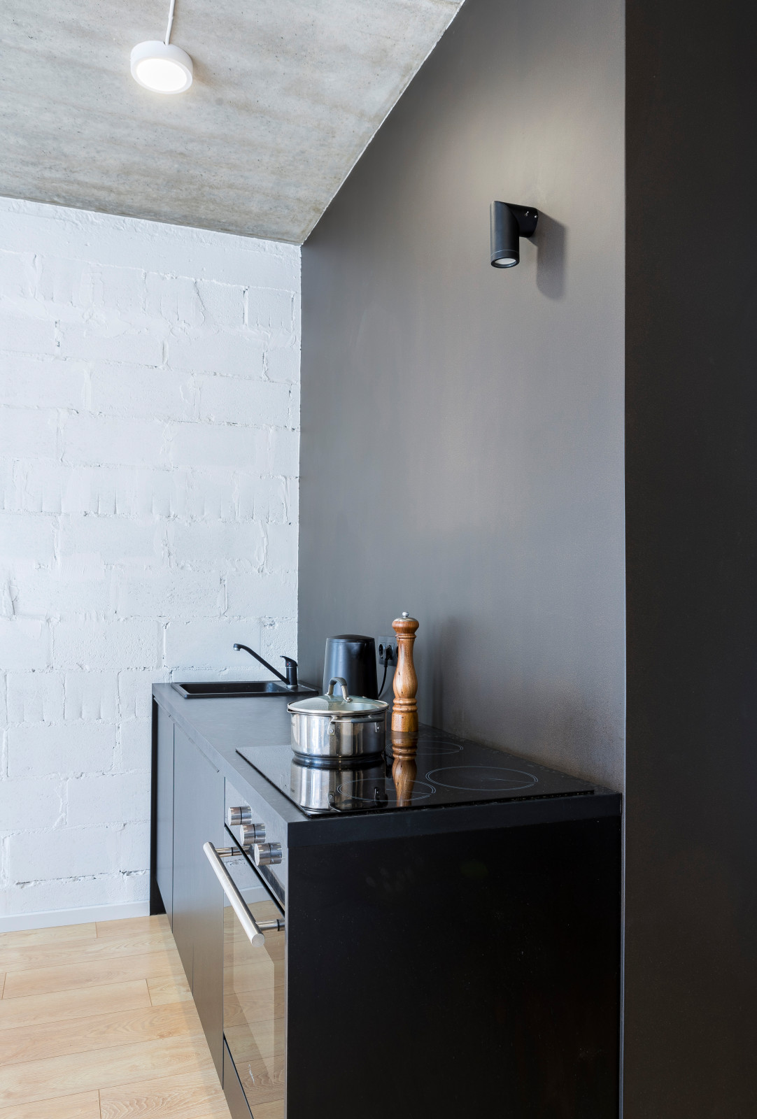 Квартира архитектора с садом и винтажной мебелью