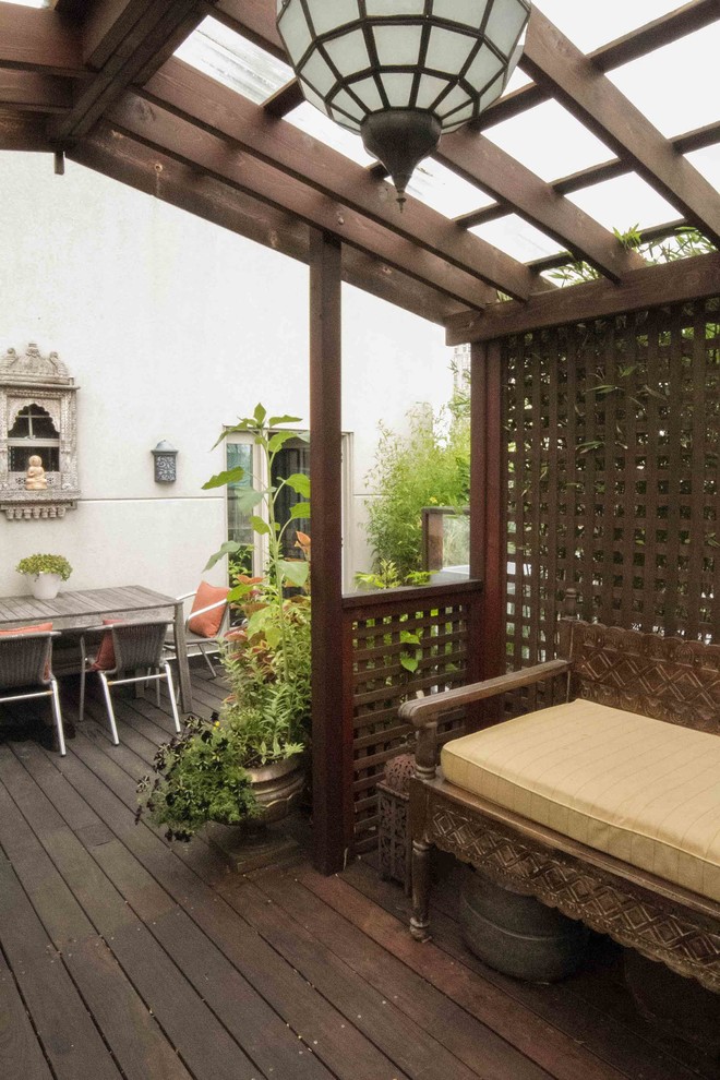 Inspiration for an asian deck in New York.
