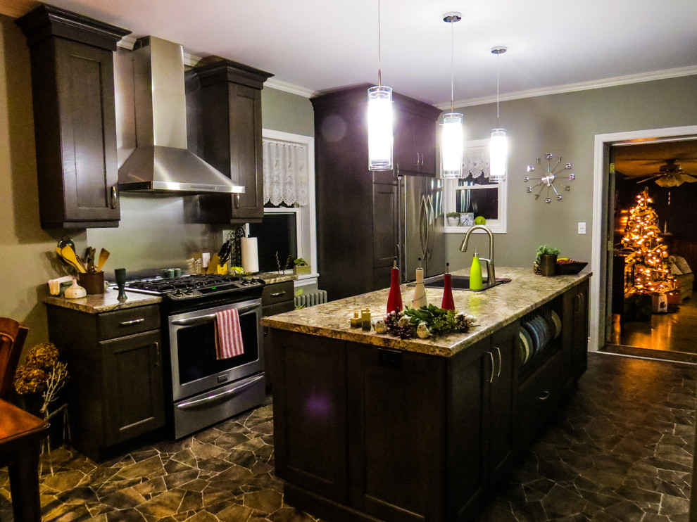 Inspiration for a transitional kitchen remodel in Toronto