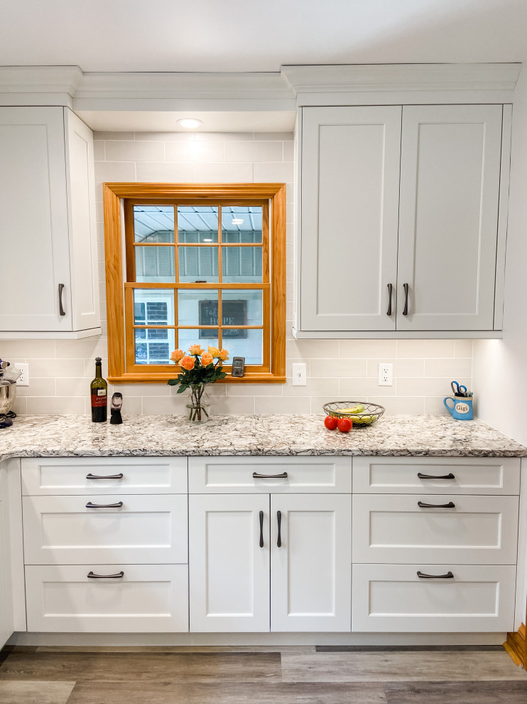 Transitional kitchen photo in Baltimore