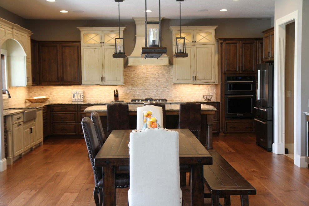 Example of a transitional kitchen design in Indianapolis