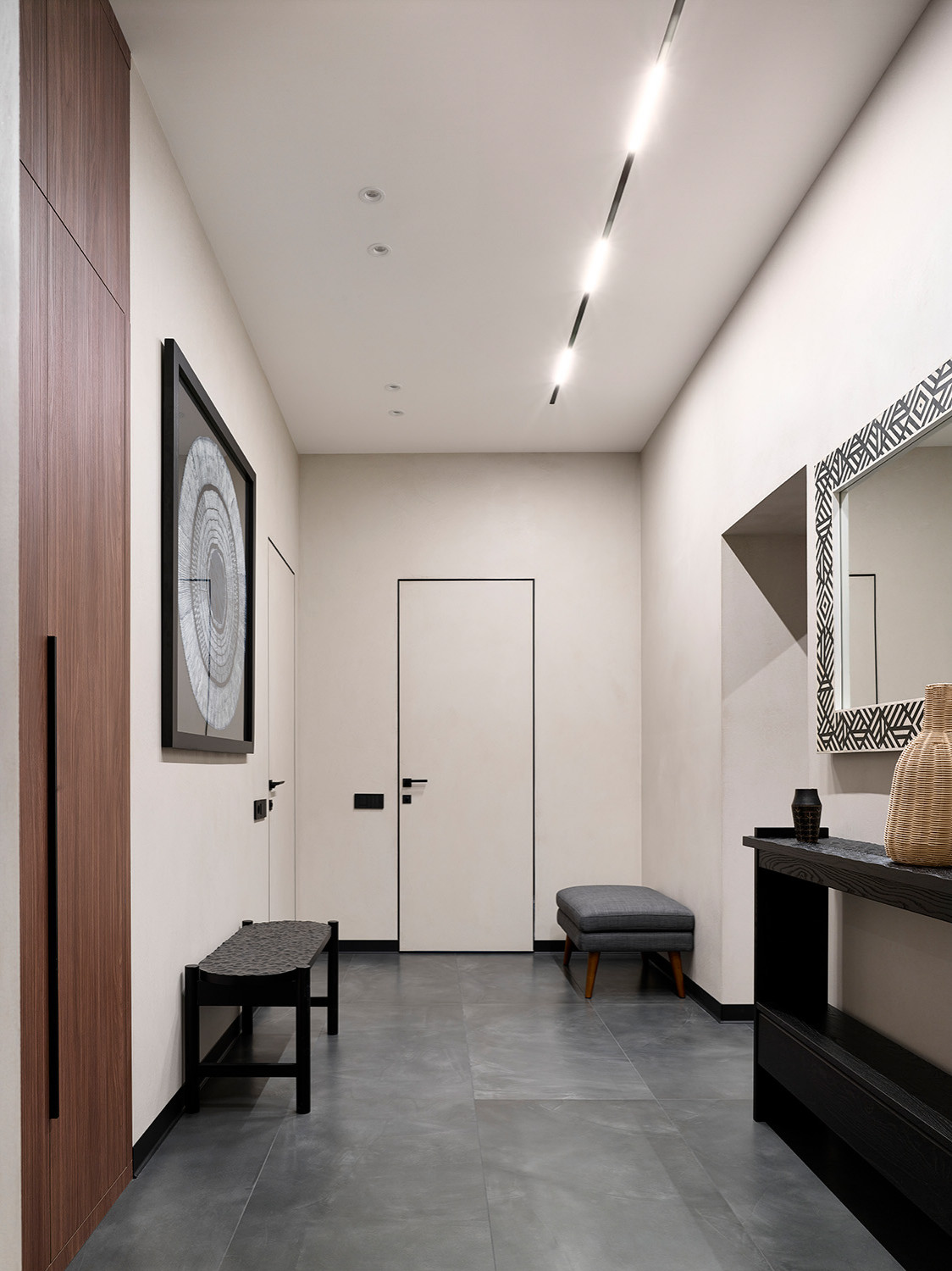 Квартира в доме с золотой аркой