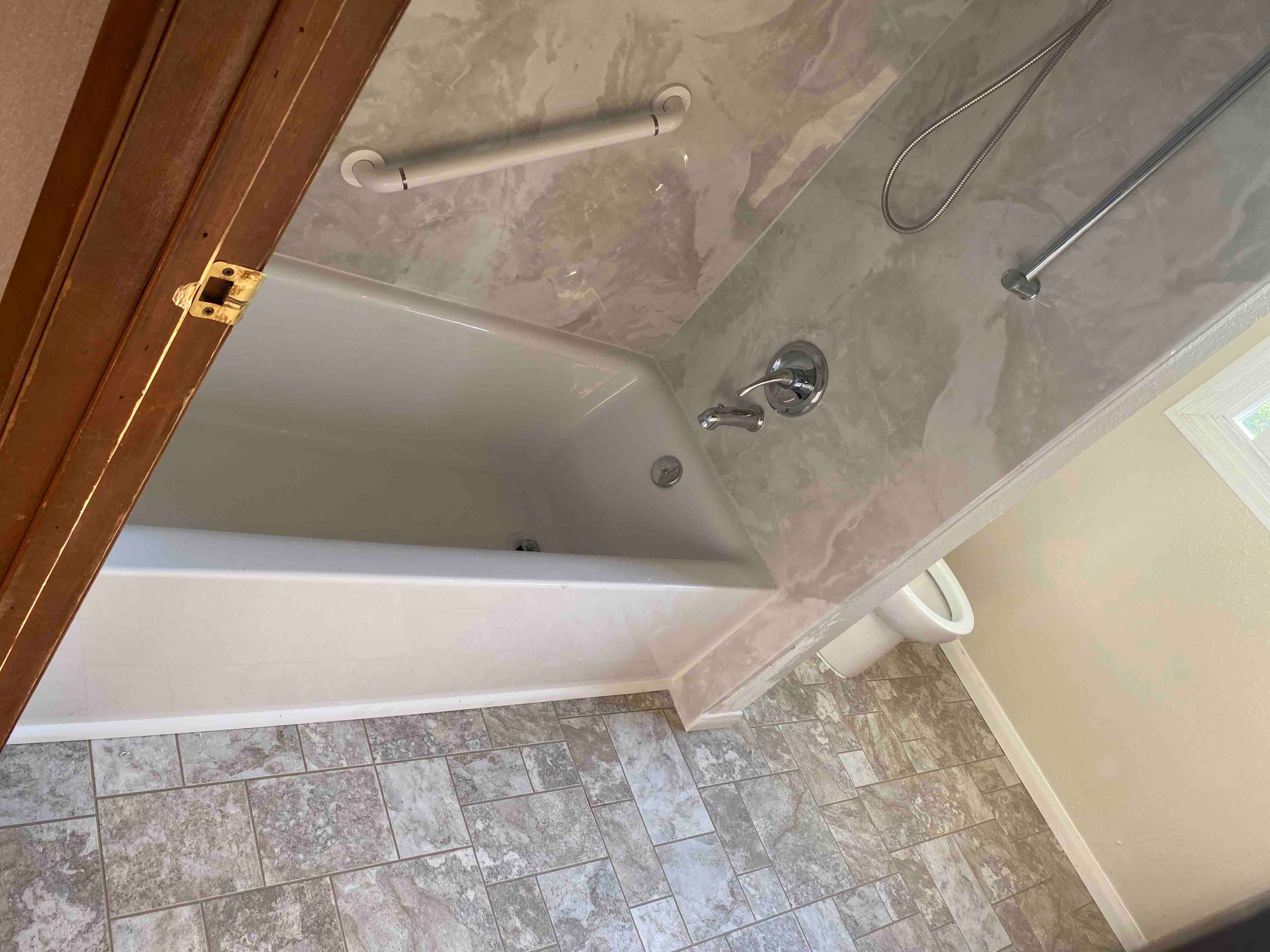 Tubs/ Showers