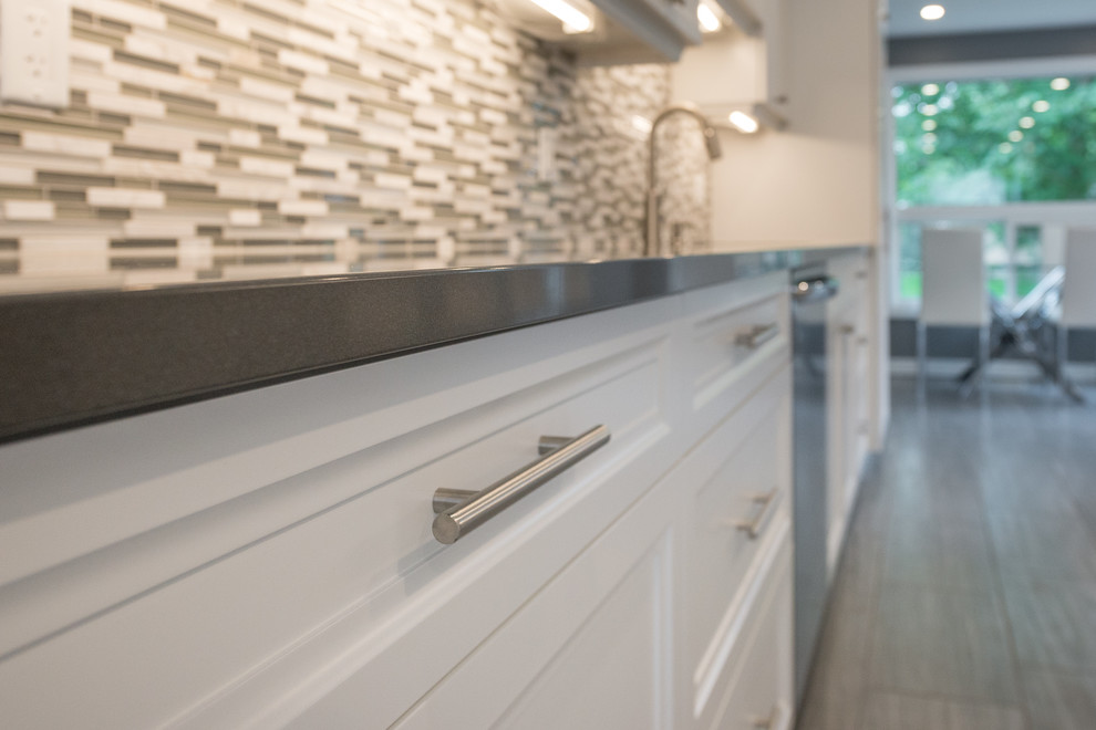 Inspiration for a transitional kitchen remodel in Toronto