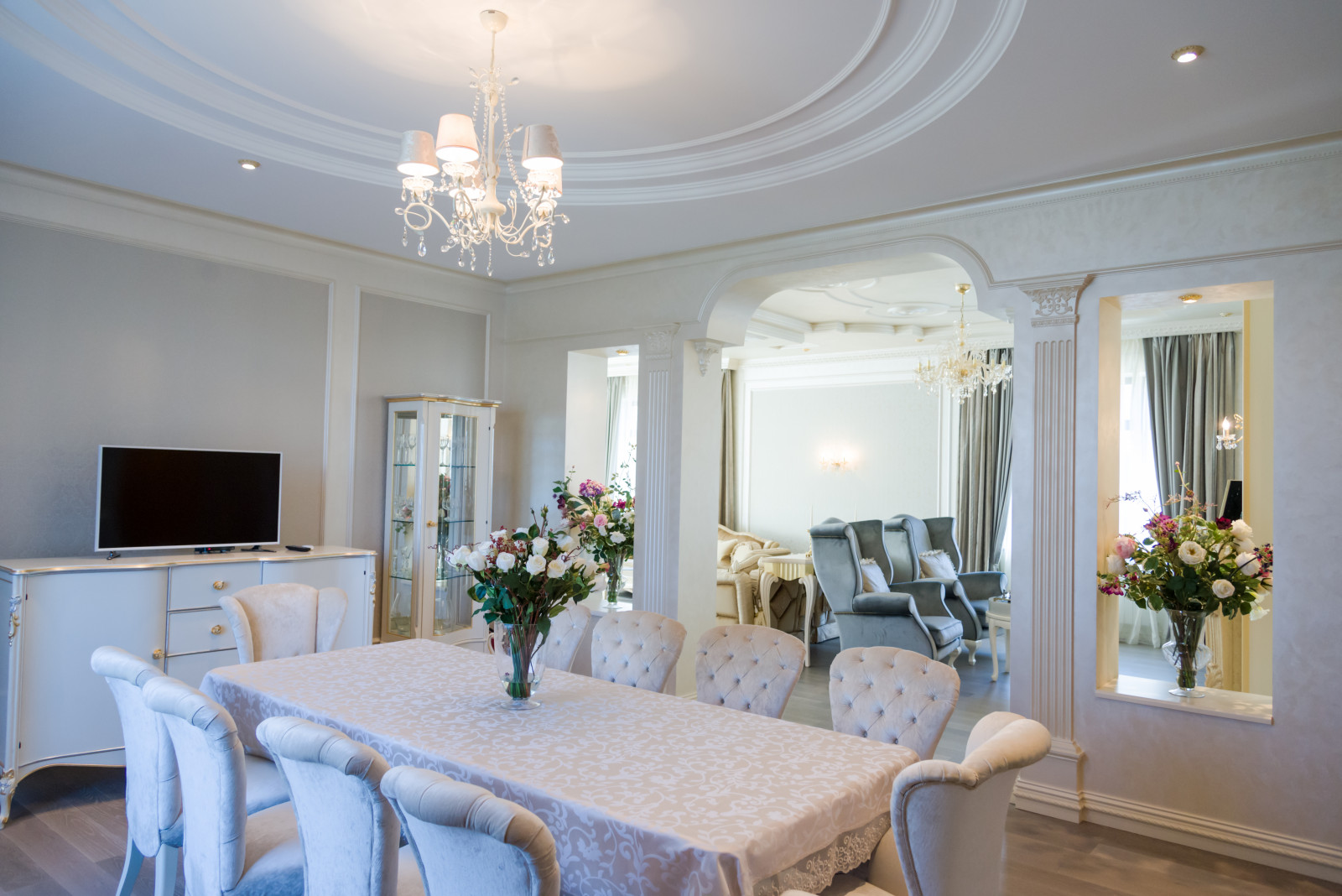 Интерьер дома в классическом стиле (500 кв м)