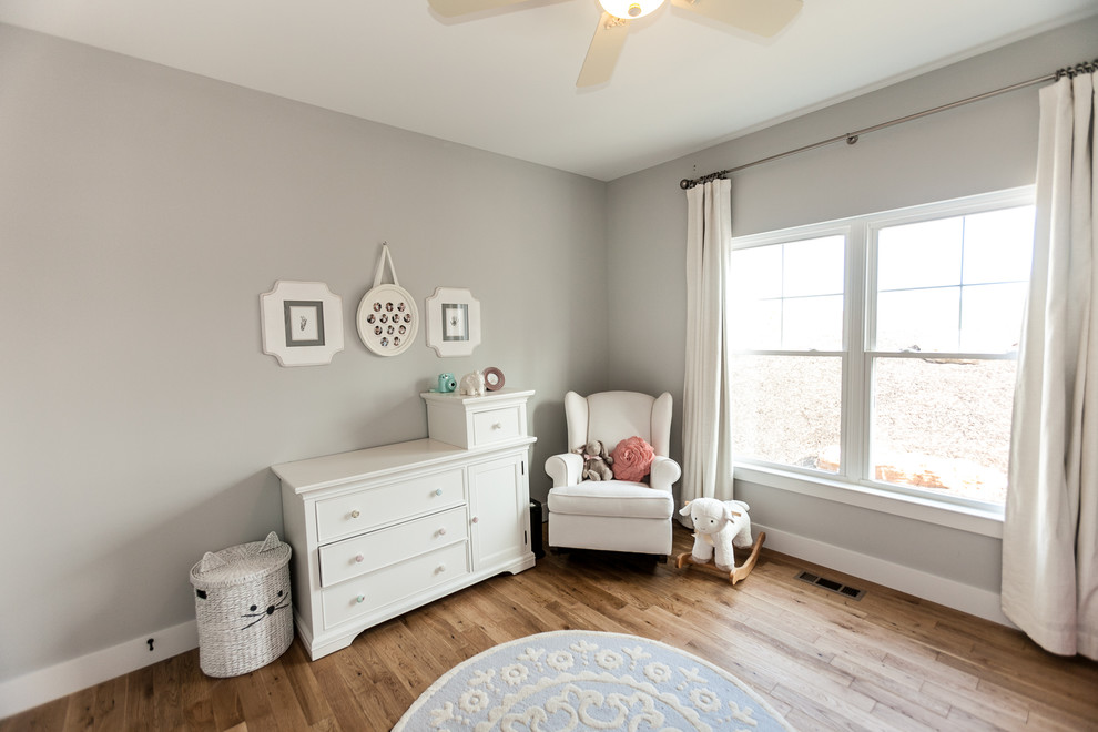 Country nursery in St Louis with beige walls.