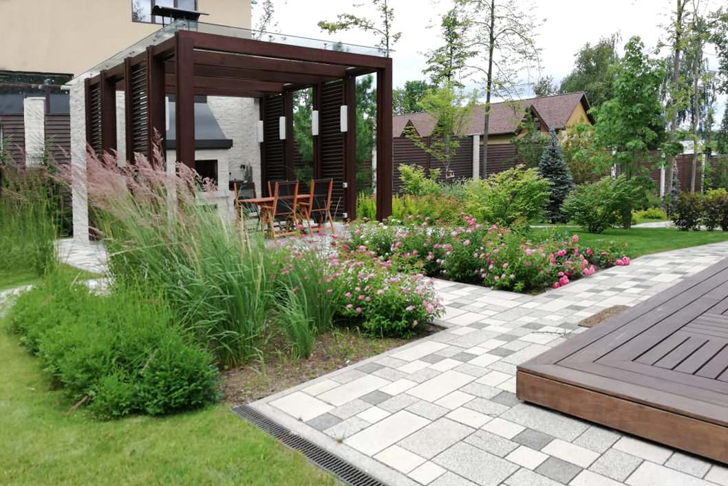 Беседка со стеклянной крышей