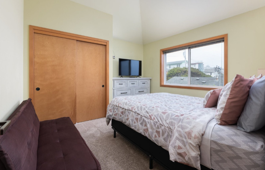 "Beach Me" Lincoln City, OR Short-term Rental Remodel