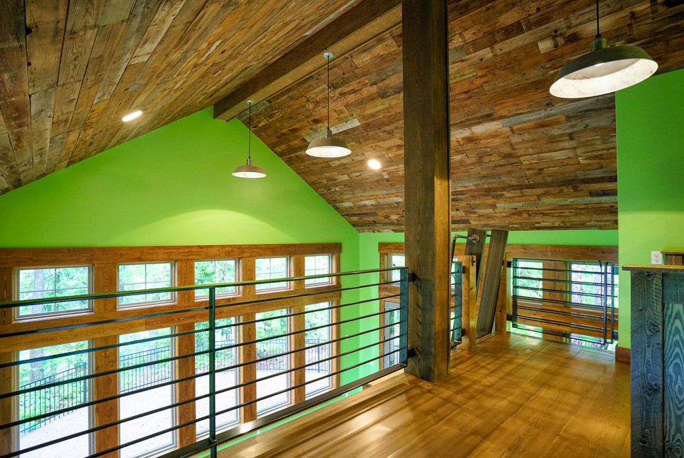 Example of a small mountain style home design design