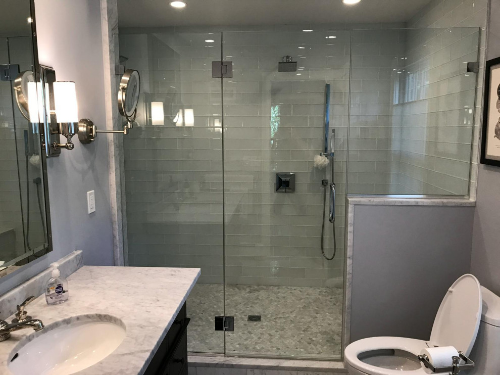 Photo of a mid-sized contemporary bathroom in Bridgeport.