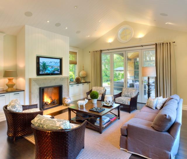 Urbane shingle style Residence klassisk-vardagsrum