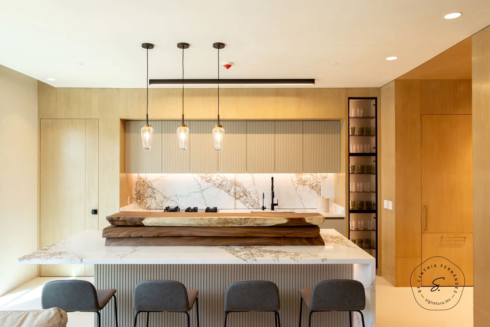 Функциональная кухня с Pantheon от Quantra Quartz