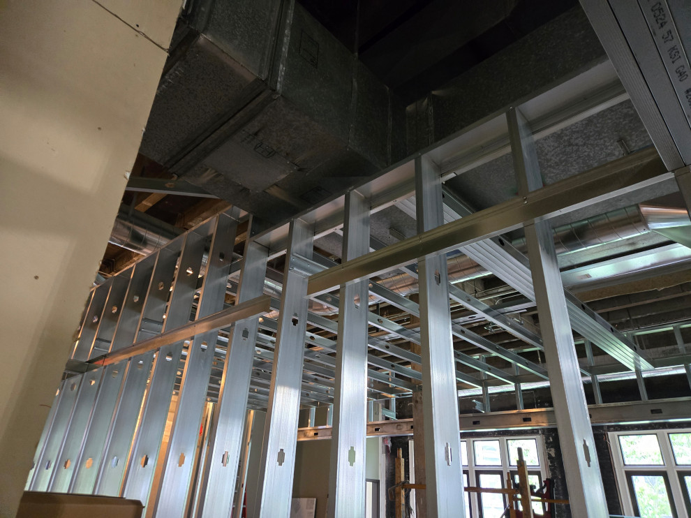 4th and Union Men's Warehouse building