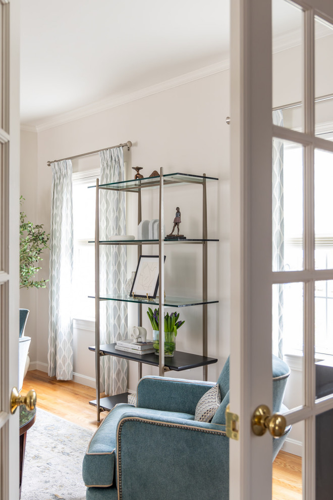 Transitional home design photo in Boston