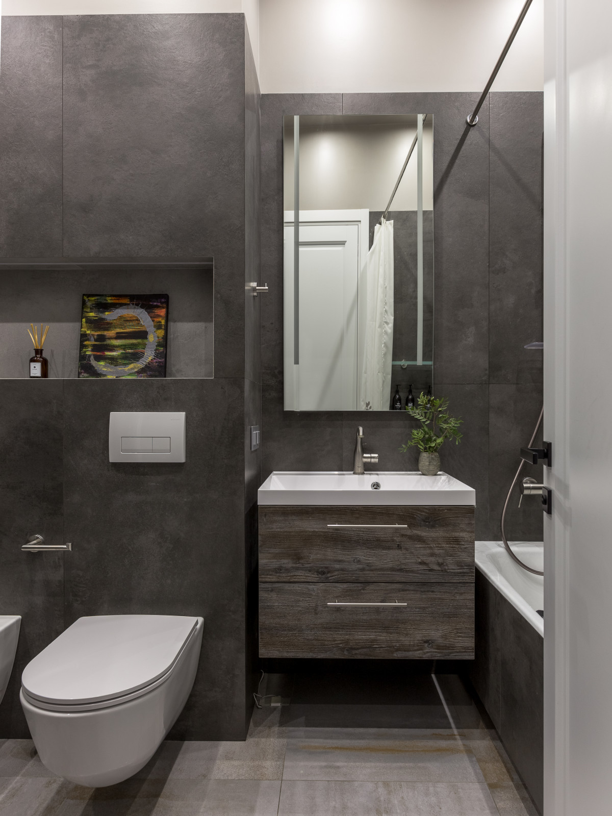 Семейная квартира с интересными дизайнерскими решениями