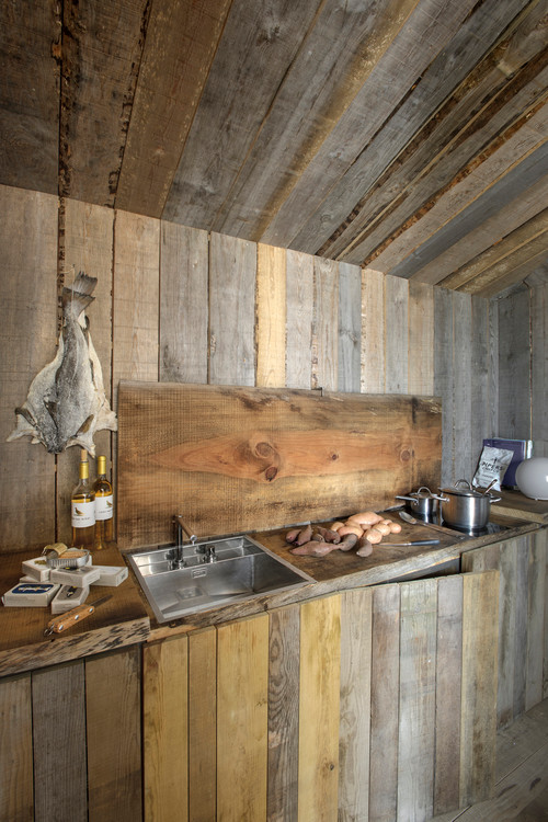 cocina de las cabañas en portugal alquiler en la Reserva Natural do Sado del estudio de arquitectura aires mateus en diariodesign magazine