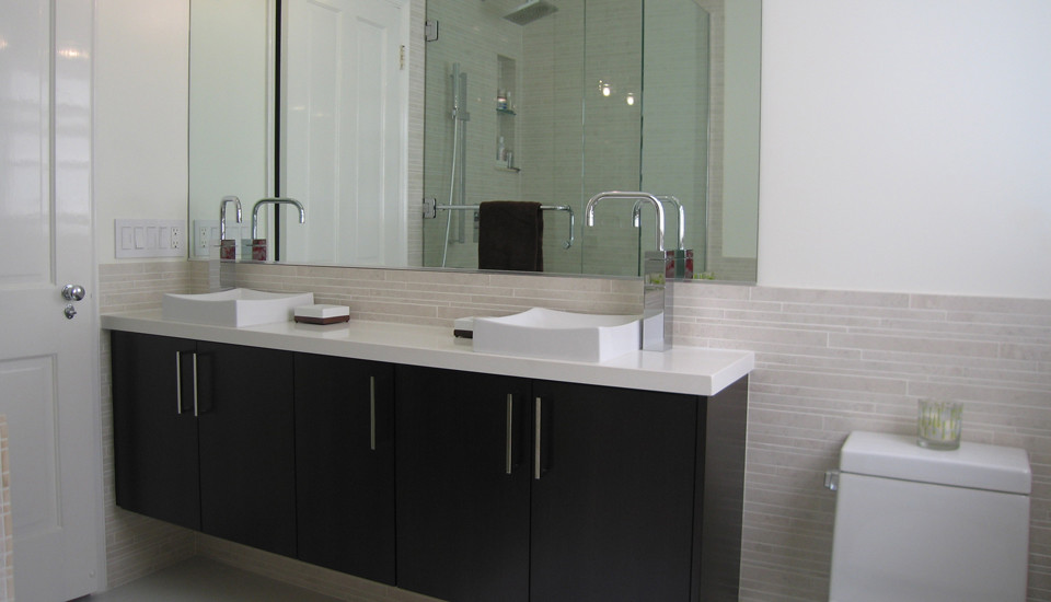 BATHROOM REMOLDING