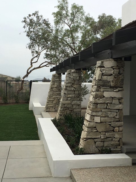 Hidden Hills mid-century-garten