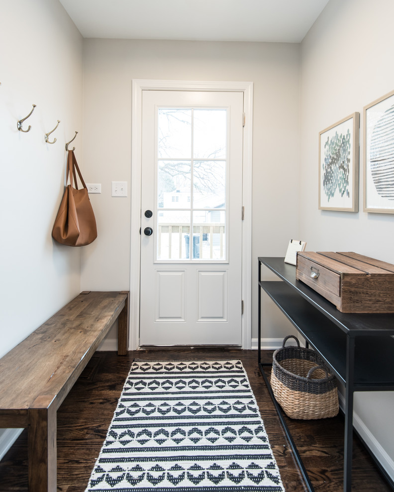 Entryway - transitional entryway idea in Chicago