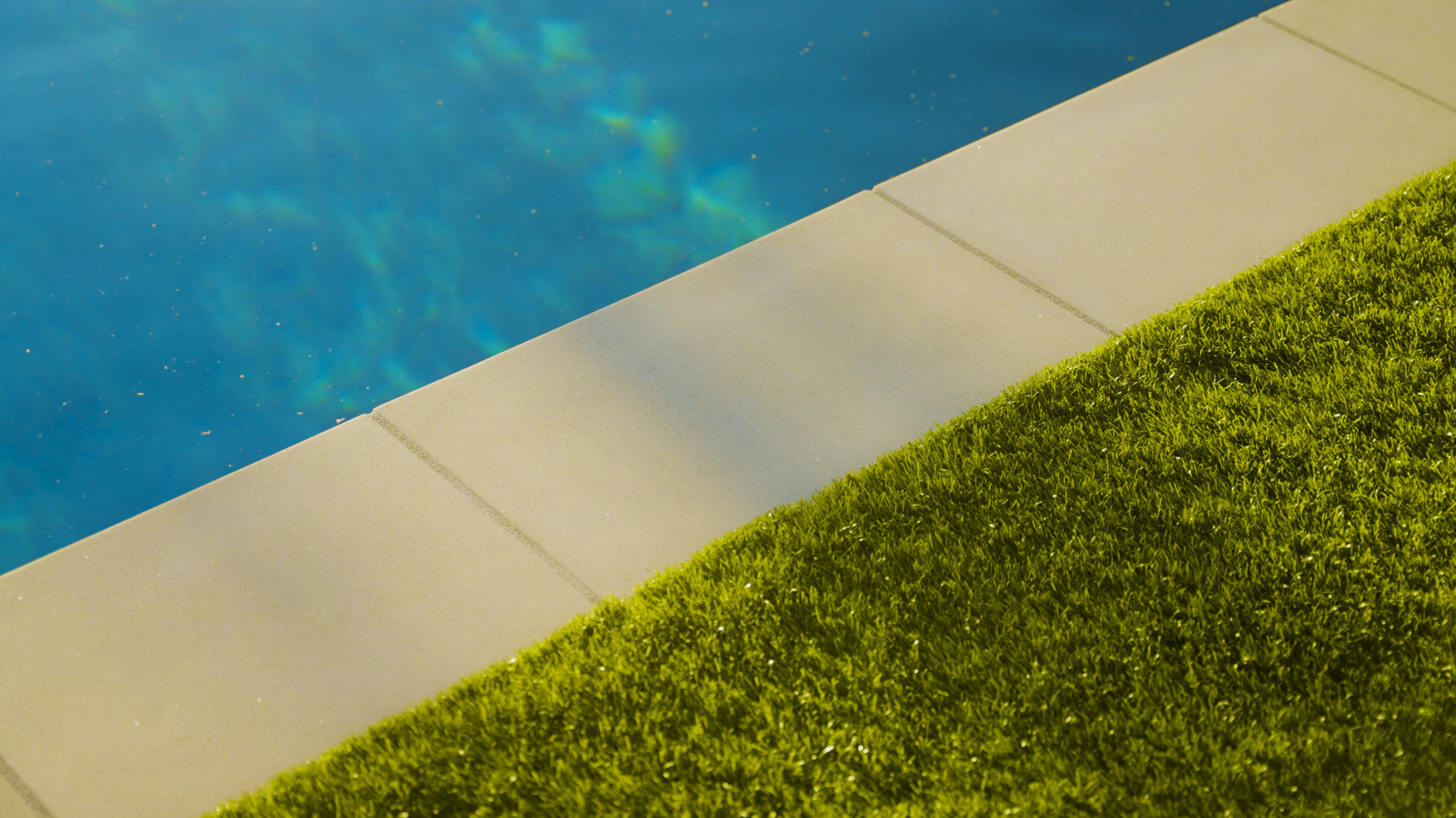 Modern Hillside Pool & Spa