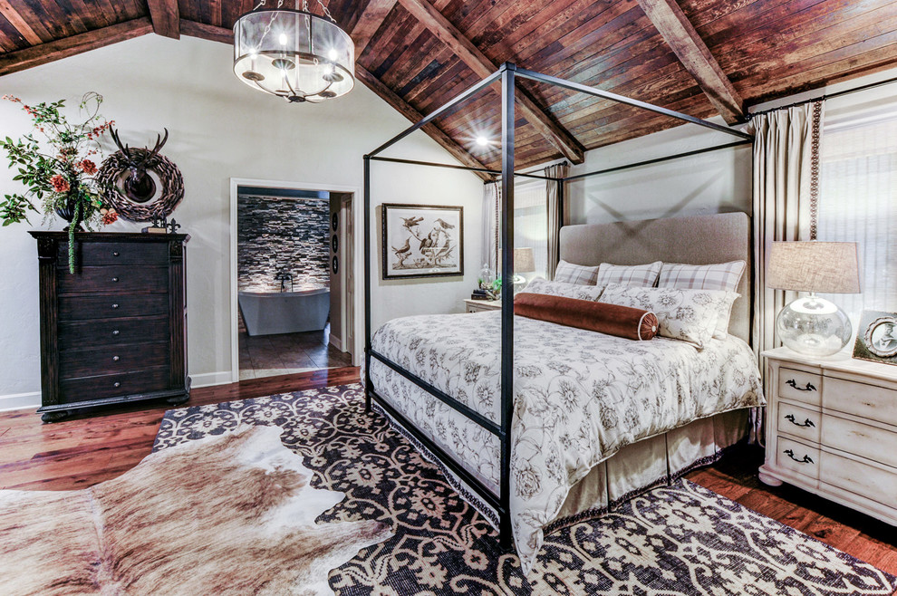 Home design - mid-sized rustic home design idea