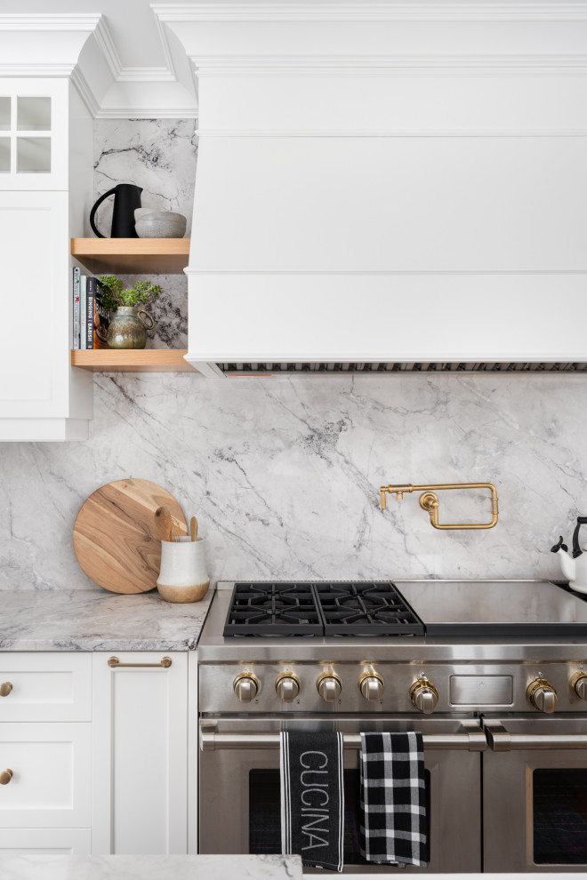 Kitchen - transitional kitchen idea in Montreal