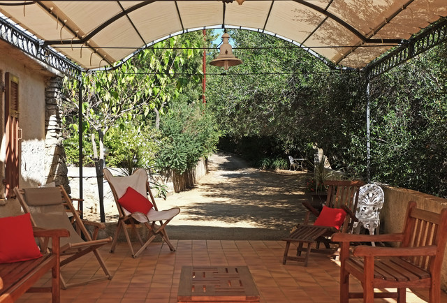 Corbara - Borgo Sottano mediterranean-courtyard