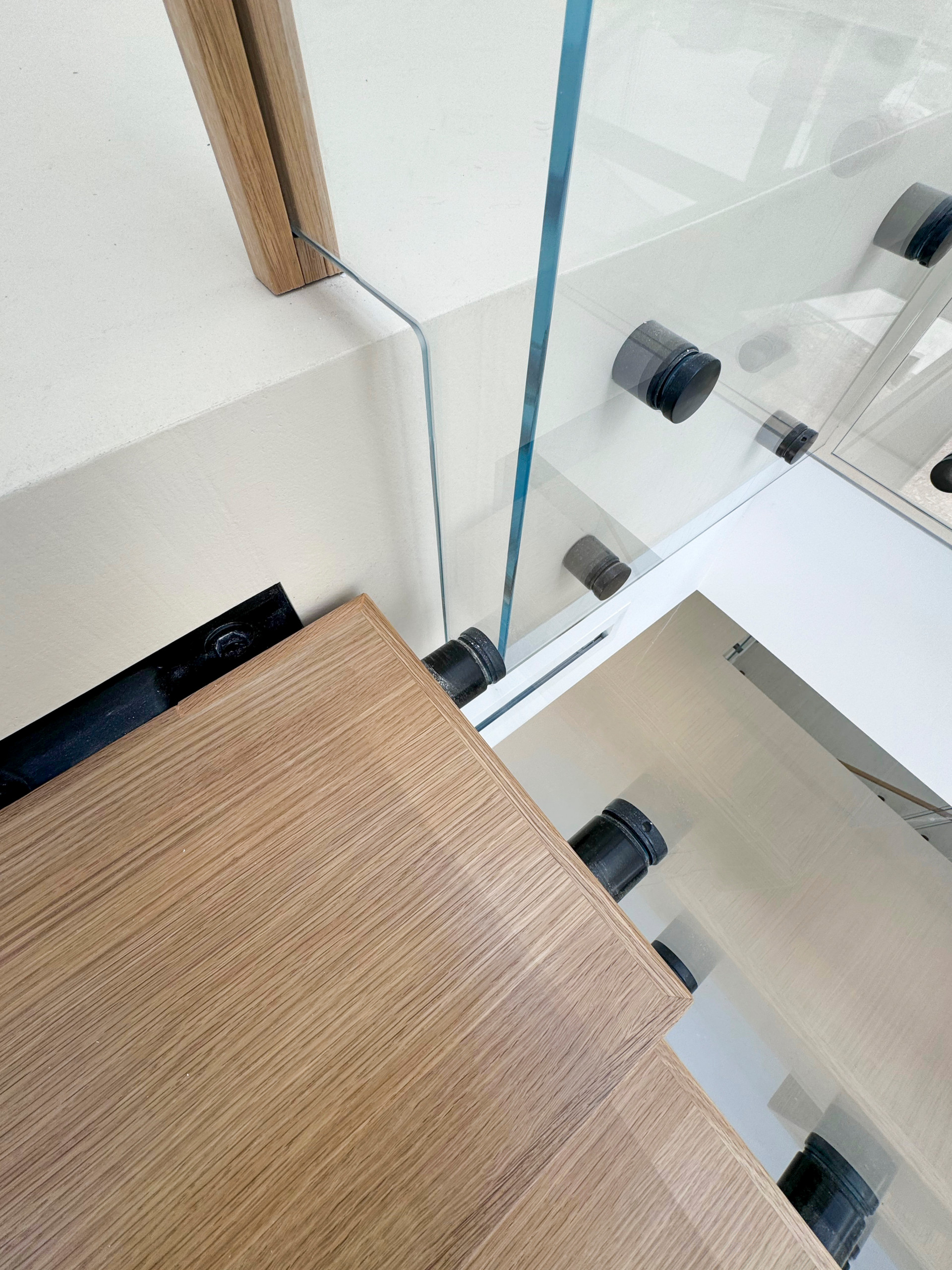 126_Visually Open and Light Contemporary Staircase, Mclean, VA 22102