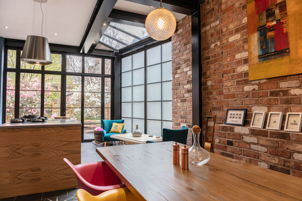 This is an example of an urban dining room in Manchester.